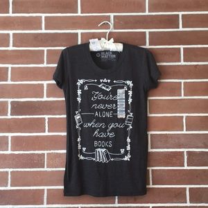 💐SALE💐NWT Hottopic t-shirt